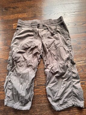 lululemon athletica Cropped Dance Studio Pants Grey/Green